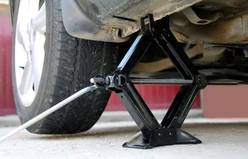 Roadside Assistance Flat Tire Change